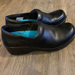 Dr scholls slip and oil resistant work clogs
